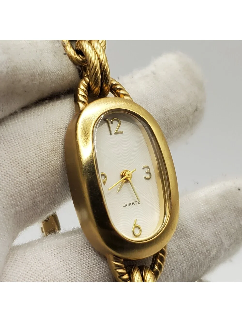 Quartz Chain Link Style Band Womens Watch  Gold Tone 19mm New Battery